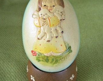 Vintage 1978 Ferrandiz Easter Egg