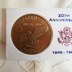 Apollo 11 1989 20th Anniversary Commemorative Coin image 1