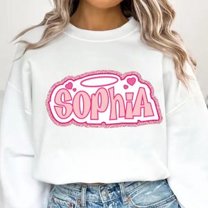 Nazwa niestandardowa Png, Brat Girl PNG, Tekst Y2K, Różowa lalka SVG, Clipart z różowymi sercami, Brokat Y2K, Niestandardowy plik SVG, Kreskówka lalki, Różowy brokat Png