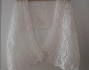 Sciarpa da sposa in mohair lavorata a mano con pizzo – Pizzo elaborato, bordo ondulato, bianco naturale