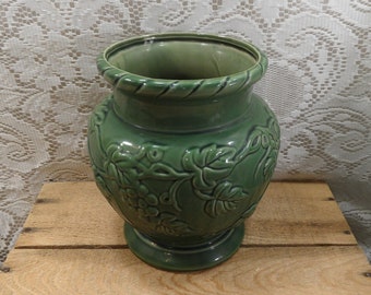 Hosley potteries, Hosley ceramic vase, green ceramic vase, vintage vase, Mother's day gift, housewarming gift, Hosley planter, green planter