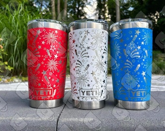 Vaso Yeti de 20 oz con grabado de fuegos artificiales del 4 de julio