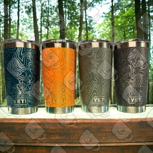 Vaso Yeti de 20 oz con mapa topográfico grabado