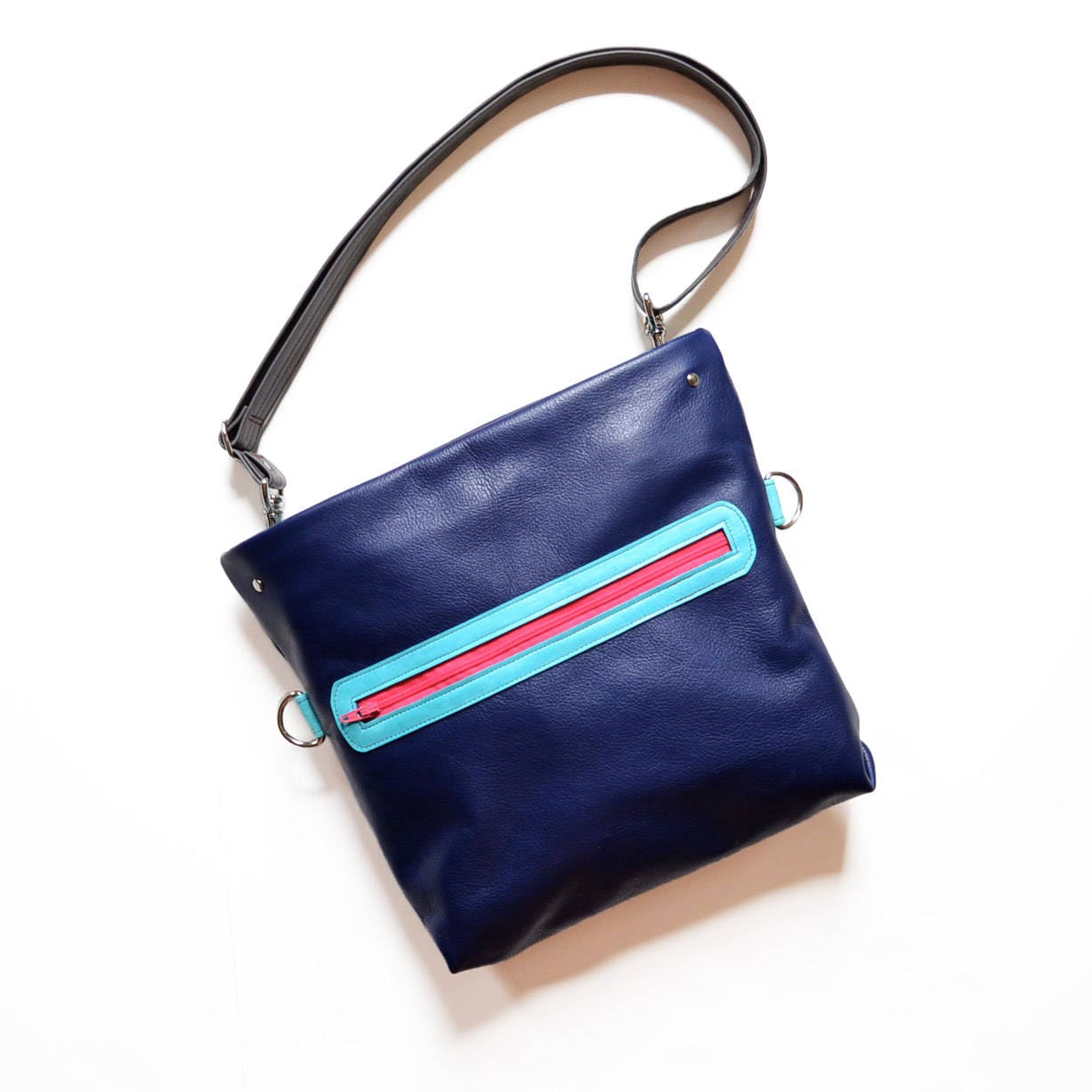 blue leather crossbody bolsa