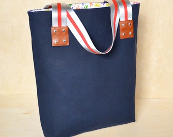 Waxed Canvas Tote Bag for Summer, Gift for Wife, Stylish Womens Shoulder Bag, Everyday Carrier Bag - The LF Market Tote in Navy Blue