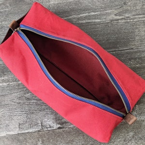 Waxed Canvas Dopp Kit, Shave Bag, Toiletry Travel Bag The Otto Toiletry Bag in Chili Red imagem 4