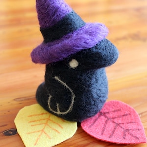Halloween Witch Raven Felt - Needle Felted Animals