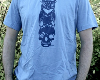 Small Mens T Shirt - Owl and Skull Design - Sagesse - Bleu acier avec chemise à encre foncée Unisex