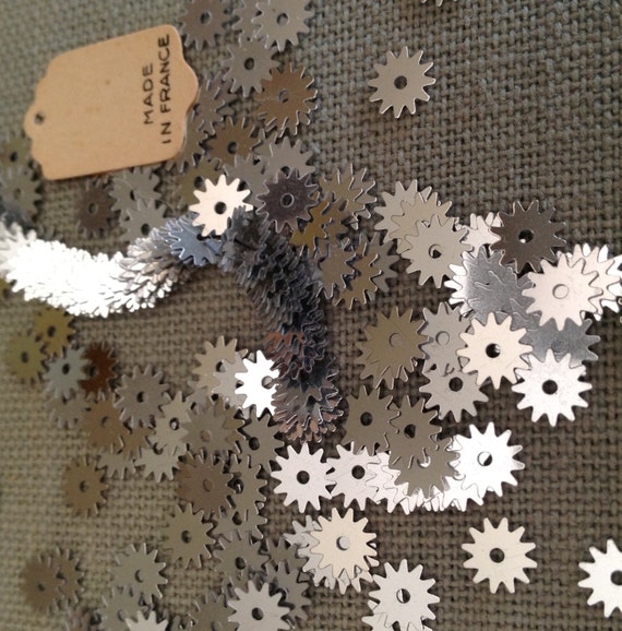 FRENCH COUTURE VINTAGE SEQUINS Gold STARS Sun Burst Metallic Paillettes 5mm lot