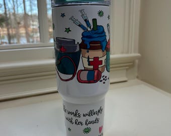 Las enfermeras trabajan duro Proverbios 31:13