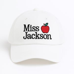 Custom Teacher Name Hat with Apple - Embroidered Washed Cotton Cap, Personalized Back to School Gift, Educator Appreciation Hat