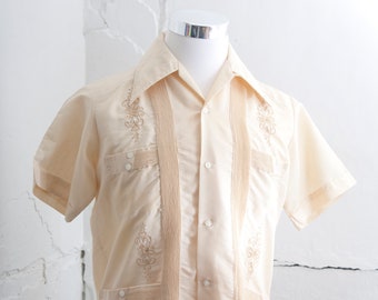 Men's 38 Guayabaras Shirt / Vintage Mexican Shirt / Size Medium