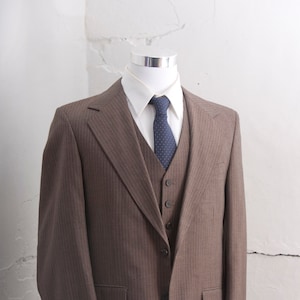 Herren Anzugjacke und Weste / Brauner Nadelstreifen-Blazer / 40Medium/Large