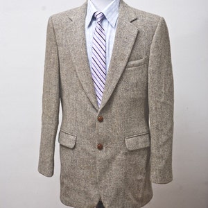 Size 42 Vintage Harris Tweed Wool Herringbone Sport Coat