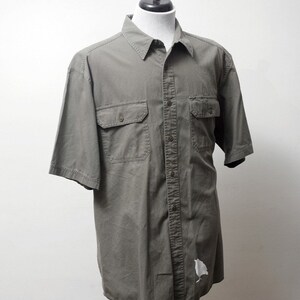 Herren Shirt / Upcycled Short Sleeve Shirt mit Bildschirm gedruckt Sparrow / Size Large
