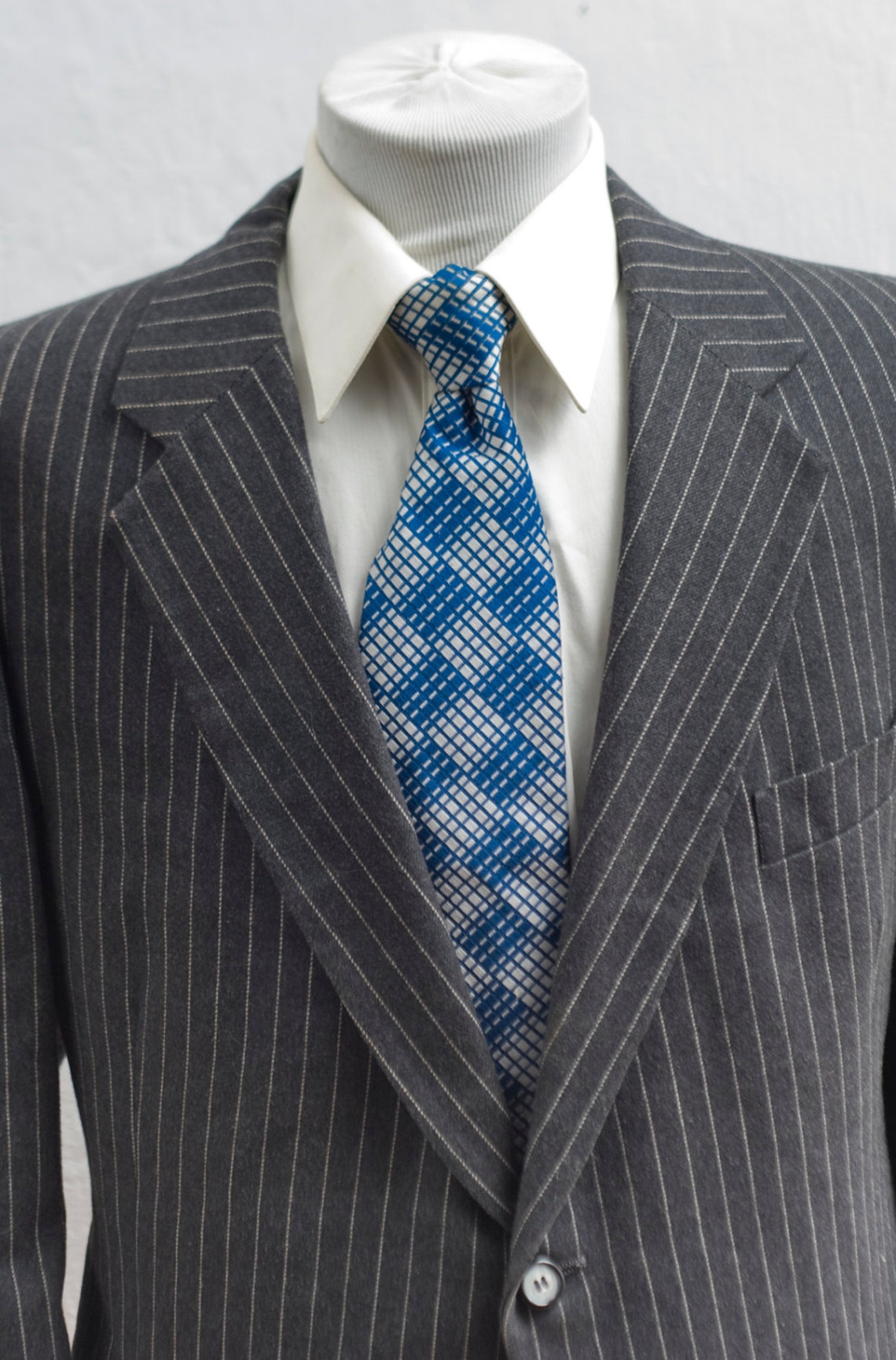 Men’s Blazer / Vintage Dark Grey Pinstripe Jacket / Martinelli / Size