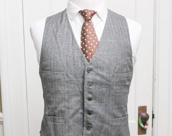 Men's Suit Vest Large/XL / Vintage Light Blue Gray Waistcoat / window pane plaid Size 46 E236