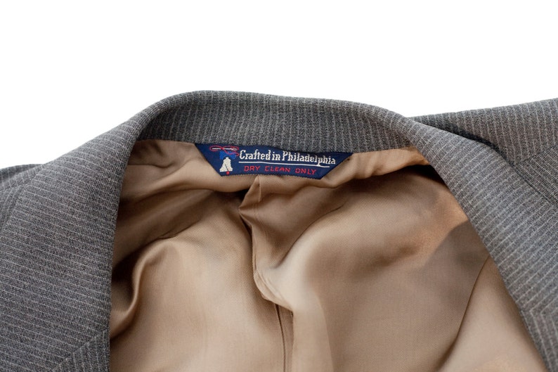 Men's Blazer / Vintage Grey Pinstripe Jacket / Size 44 Large image 5