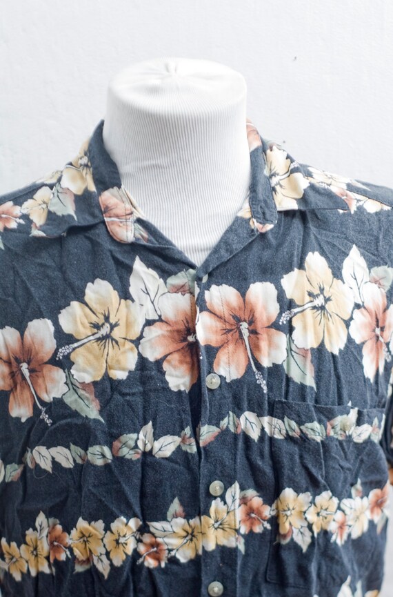 Men's Hawaiian Shirt / Vintage Croft and Barrow S… - image 2