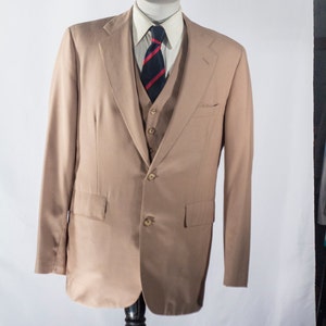Men's Suit / 40 Vintage Blazer, Vest, Trousers / Three Piece beige - khaki Suit