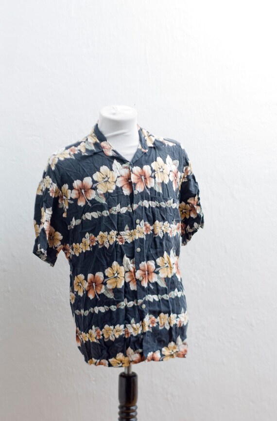 Men's Hawaiian Shirt / Vintage Croft and Barrow S… - image 1
