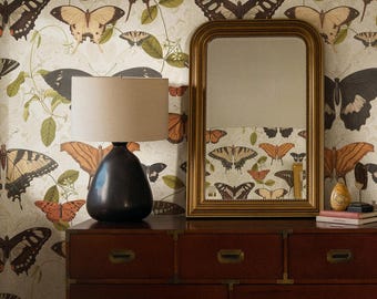 Schmetterlinge Damast Tapete: Vintage Creme, Neutrales Natur Dekor (Abziehen und Aufkleben oder Vinyl)