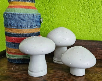 Set of 3 Cement Garden Mushroom Statues, Concrete Mushrooms Table and Plant Decor, White or Gray Mushrooms for Houseplants or Outdoors