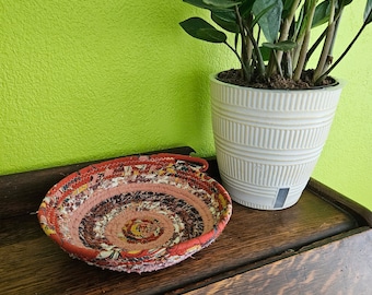 Upcycled Fabric Rope Bowl, Colorful Coiled Fabric Bowl, Fabric Basket Bowl or Boho Fabric Wall Hanging, Upcycled Wall Decor, Pink Red Bowl