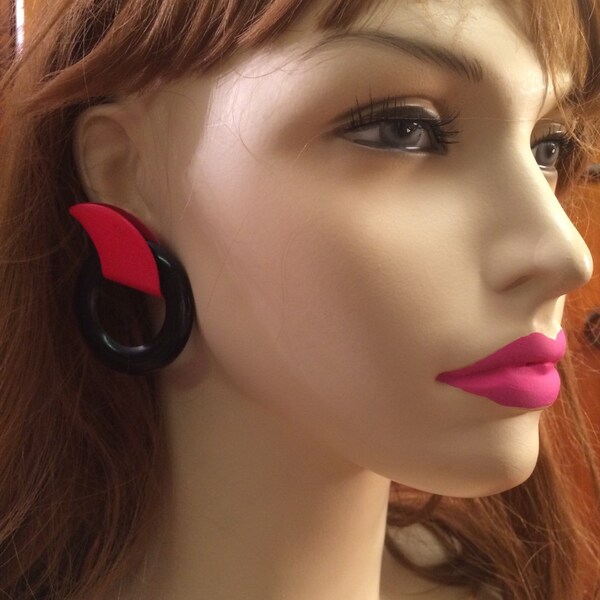 Vintage 80's unusual red black hoop tusk metal earrings