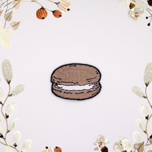 Naszywka do prasowania z haftowanym makaronikiem: fajny dodatek do toreb, czapek i ubrań