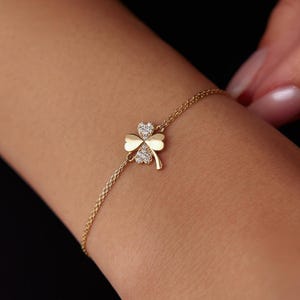 14K Gold Clover Bracelet: Zircon Lucky Charm, Elegant Dainty Chain