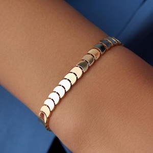 14K Solid Gold Disc Bracelet: Minimalist Fine Jewelry