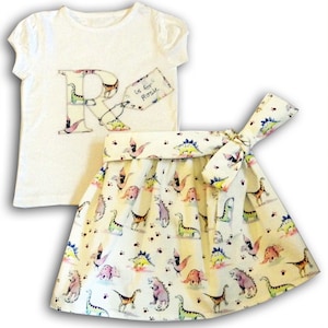 女の子用パーソナライズ恐竜スカートとTシャツ衣装、女の子用恐竜Tシャツ、女の子用衣類、恐竜ギフト