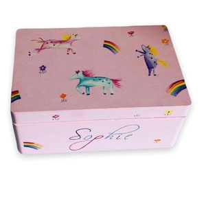 Caja de recuerdos personalizada de unicornio y arcoíris, regalo para niñas, regalo de unicornio