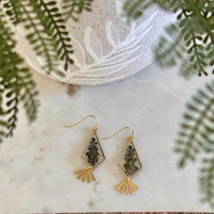 Real Pressed Flower Earrings| Dried Flower Dangle Earrings| Gift for Mom| Gifts for Her| Gift Idea