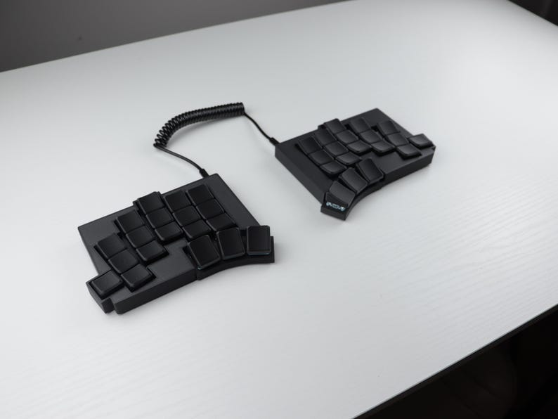 KeyboardHoarders Totem Split Keyboard - Thumbnail 2
