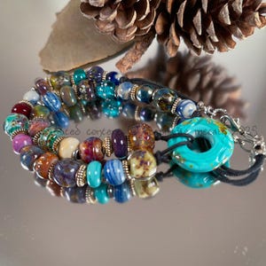 Boho necklace, handmade lampwork glass, artisan necklace, Avasbeadgarden, Stephanie McCain lampwork, leather necklace, SRA