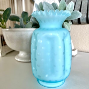 Fenton Blue Satin Frosted Glass Controlled Bubble Satin Glass Vase Design Ruffled Crimped TYCAALAK