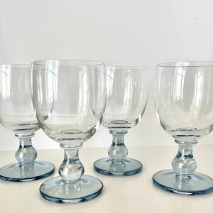Hoya Crystal Set of Four Water Goblets or Large Wine Glass Sandlewood  Pattern Vertical Cut 6 Sided Stem TYCAALAK 