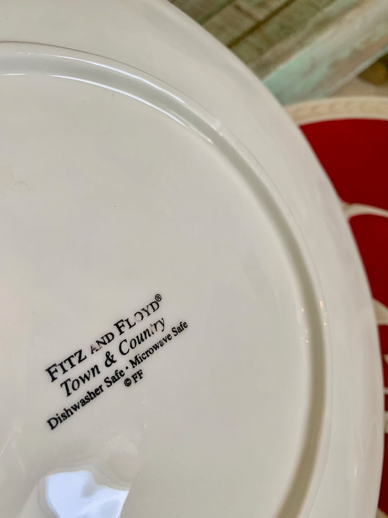 Fitz and Floyd Christmas Red White Floral Dessert Pie Plate set of 6 Town /& Country Pattern Holiday Entertaining TYCAALAK