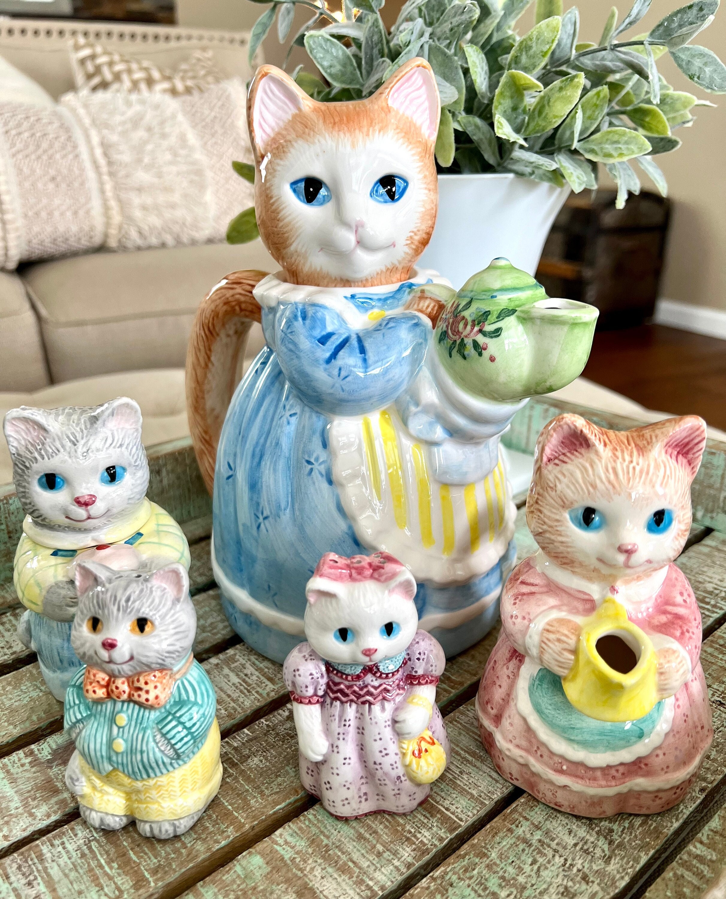 Avon Whimsical Spring Cat Teapot Set, Teapot, Sugar, Creamer, Salt
