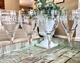 Hoya Crystal Set of Four Water Goblets or Large Wine Glass Sandlewood  Pattern Vertical Cut 6 Sided Stem TYCAALAK 