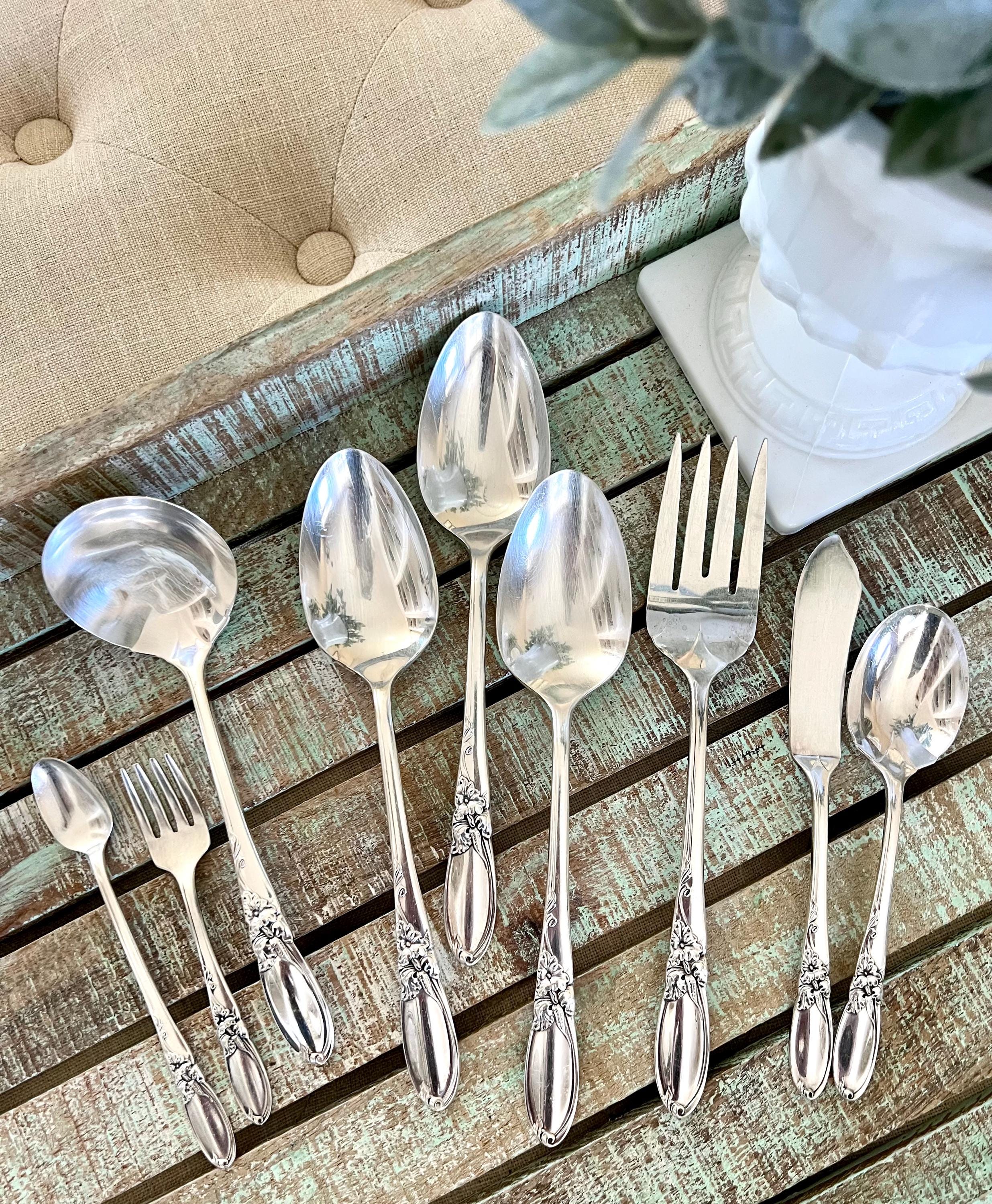 Oneida Community Silver Plate Silverplated 63 Piece Flatware Set