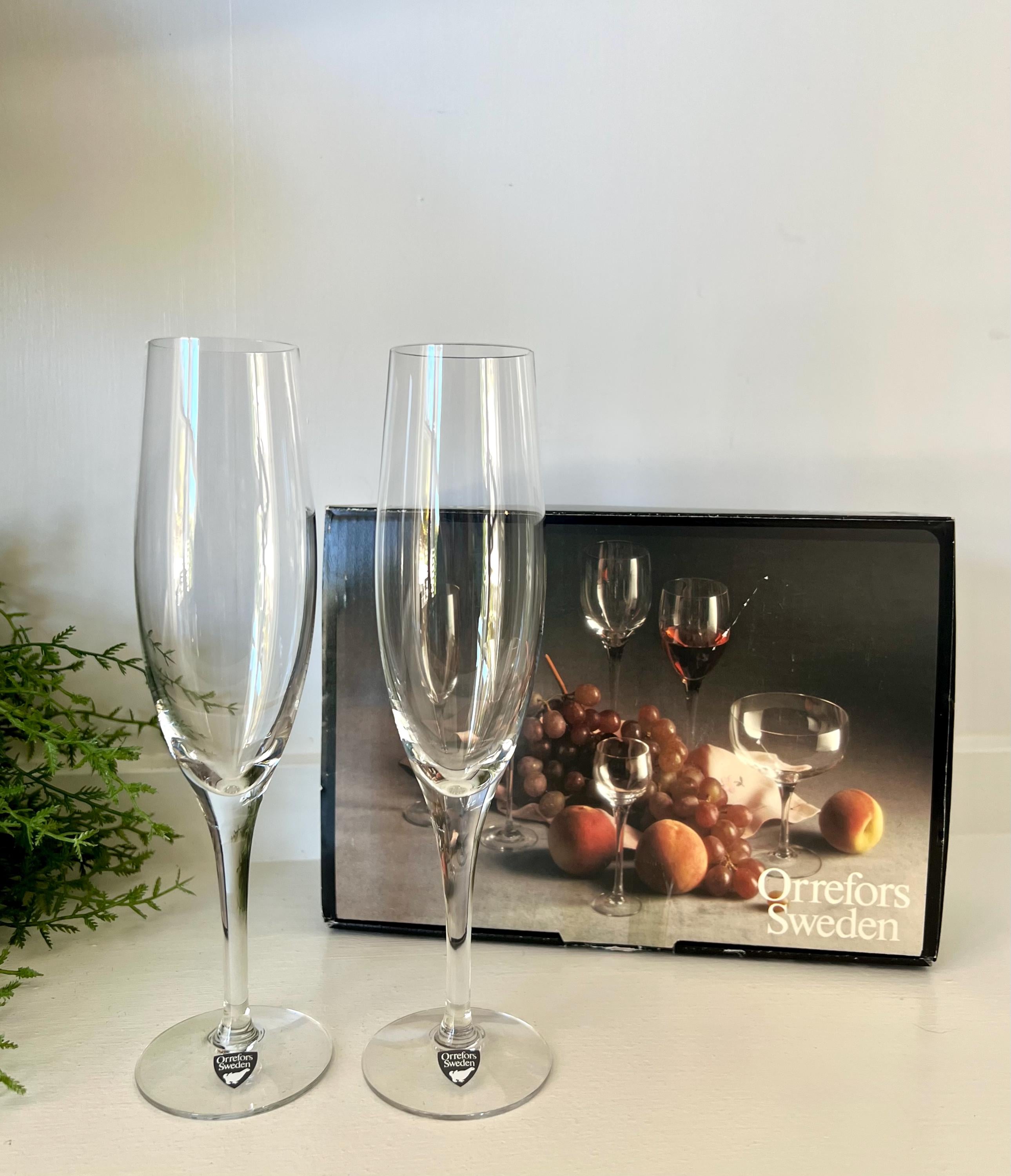 Orrefors Swede Crystal Fluted Champagne Glasses set of Two Illusions Clear  Pattern w/ Original Box TYCAALAK