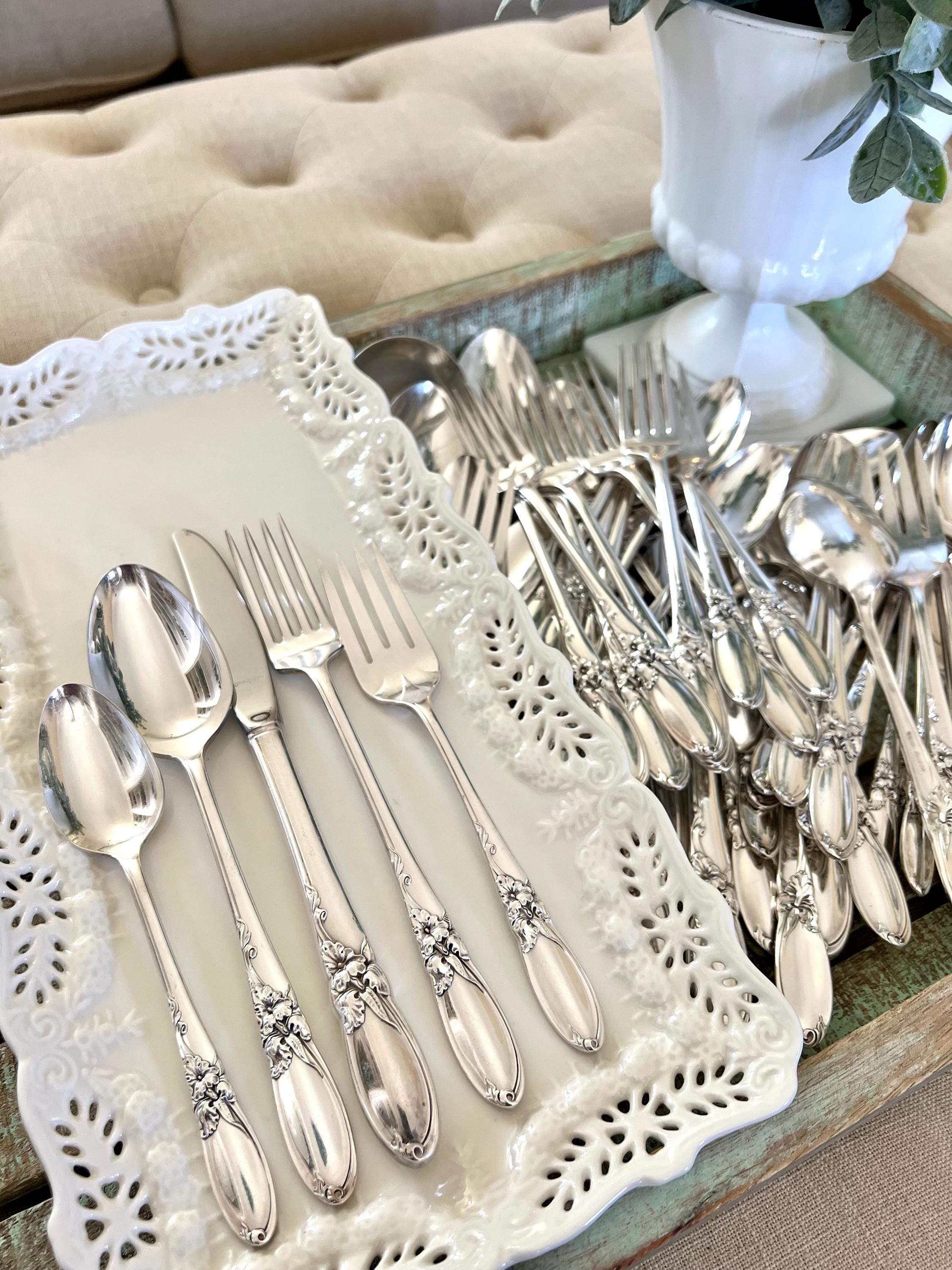 Oneida Community Silver Plate Silverplated 63 Piece Flatware Set