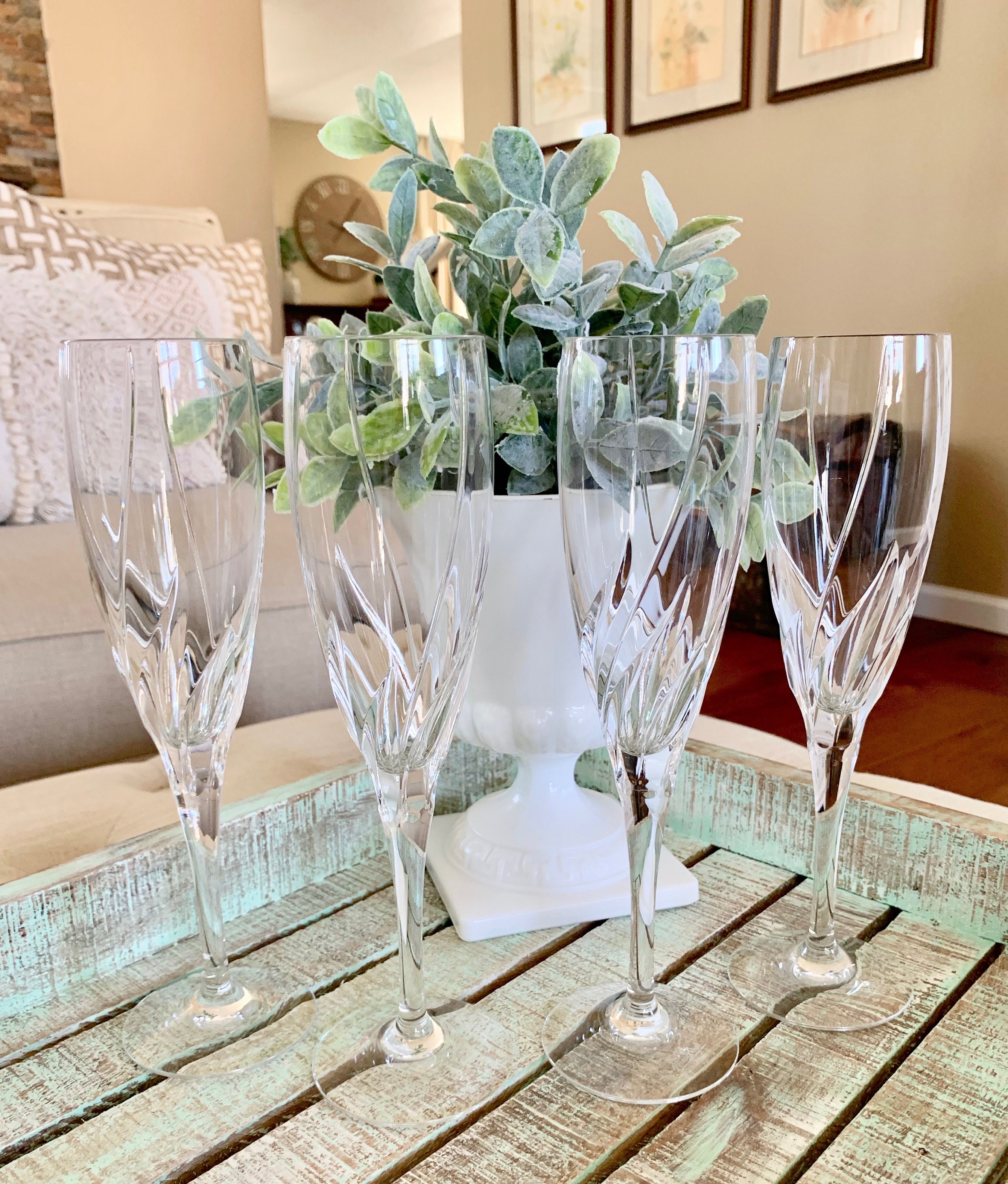 Hoya Crystal Set of Four Water Goblets or Large Wine Glass Sandlewood  Pattern Vertical Cut 6 Sided Stem TYCAALAK 