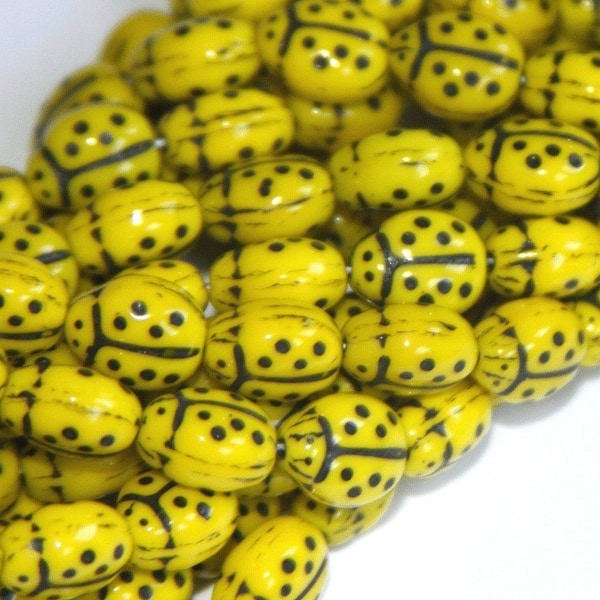 10 PCs  Yellow Lady Bug glass beads 6X8.5mm