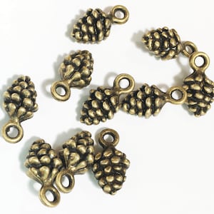 20 Antique brass Pine Cone charm 13x7mm, Antique brass Pine Cone drops, Antique brass Pine Cone pendant