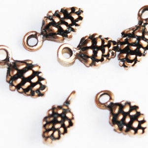 100 breloques pomme de pin en cuivre antique : sans danger pour le plomb/le nickel (13 x 7 mm)