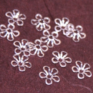 50 pezzi perline di fiori in ottone placcato argento tappo 9 mm